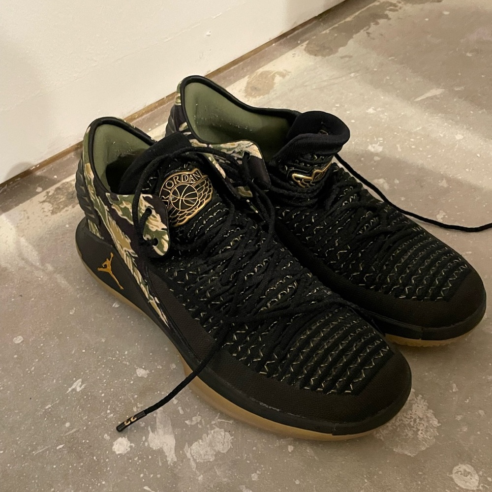 Air Jordan XXXII Low Camo. Size 9.